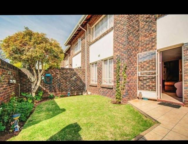 3 BEDROOM PROPERTY TO RENT IN BIRCH ACRES